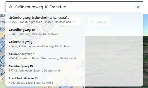 Suchfeld der DEUKOS-App mit eingetippter Adresse Grüneburgweg 10 Frankfurt und einer Liste von Vorschlägen