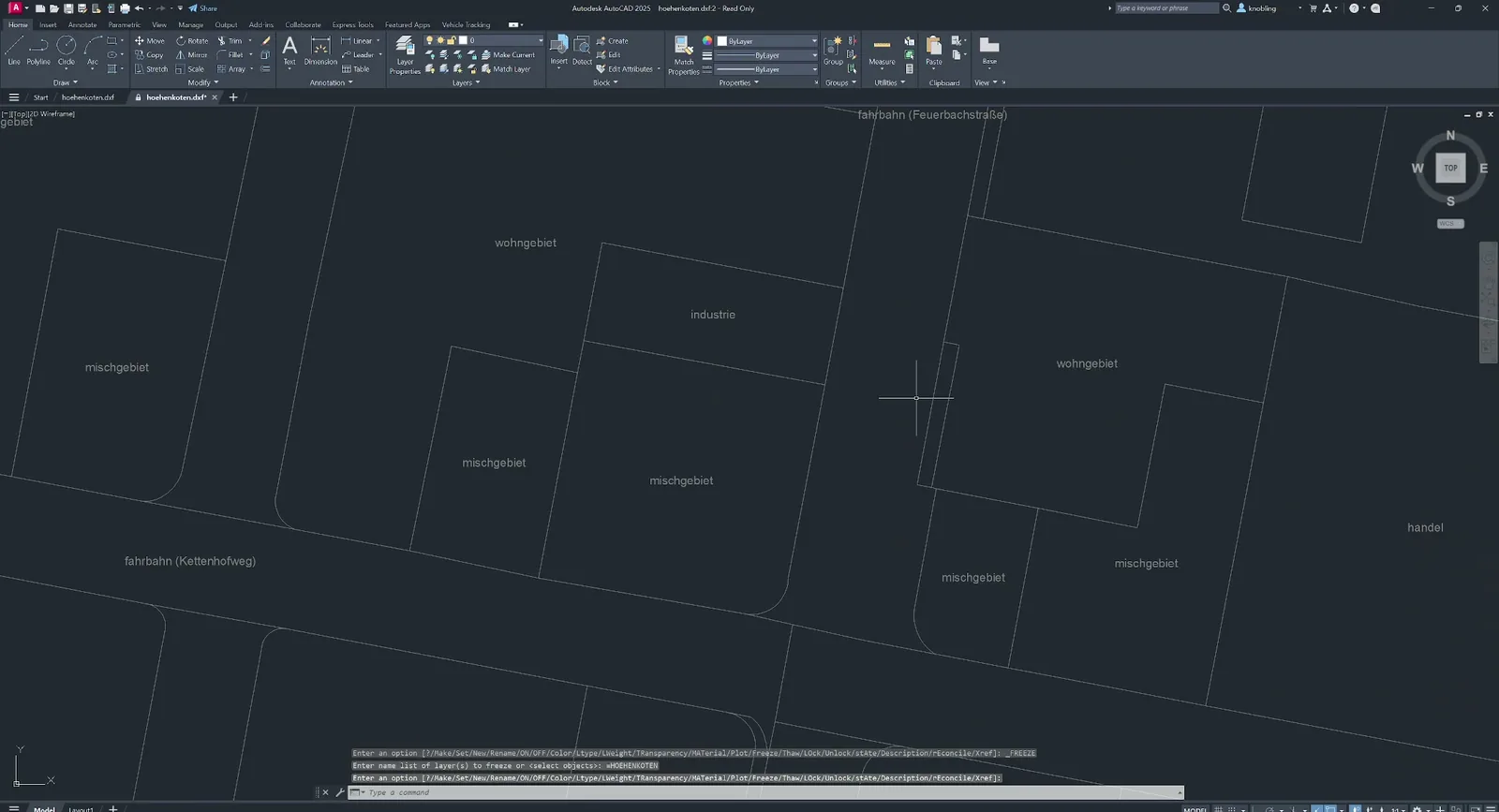 ALKIS-Flurstücke aus Frankfurt-Westend als DXF in AutoCAD: Flurstücksgrenzen als Linien mit Flurstücksnummern im Modellbereich.